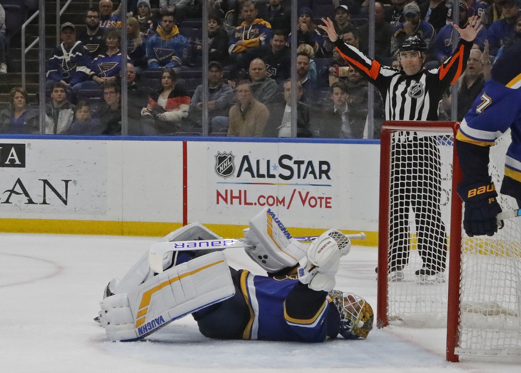 The Blues take on the Stars at Enterprise Center